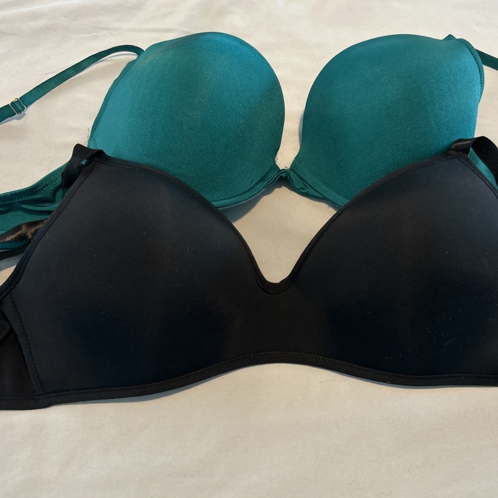 Set Of 2 Bras 36 D Black No Wire Green Wire T-Shirt Bra Adjustable Back & Straps